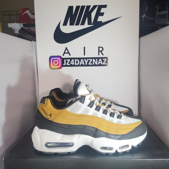 Size 7- Nike Air Max 95 Recraft (Black-Dark Smoke Grey) CJ3906-010..  Wmns 8.5.. - Picture 3 of 16